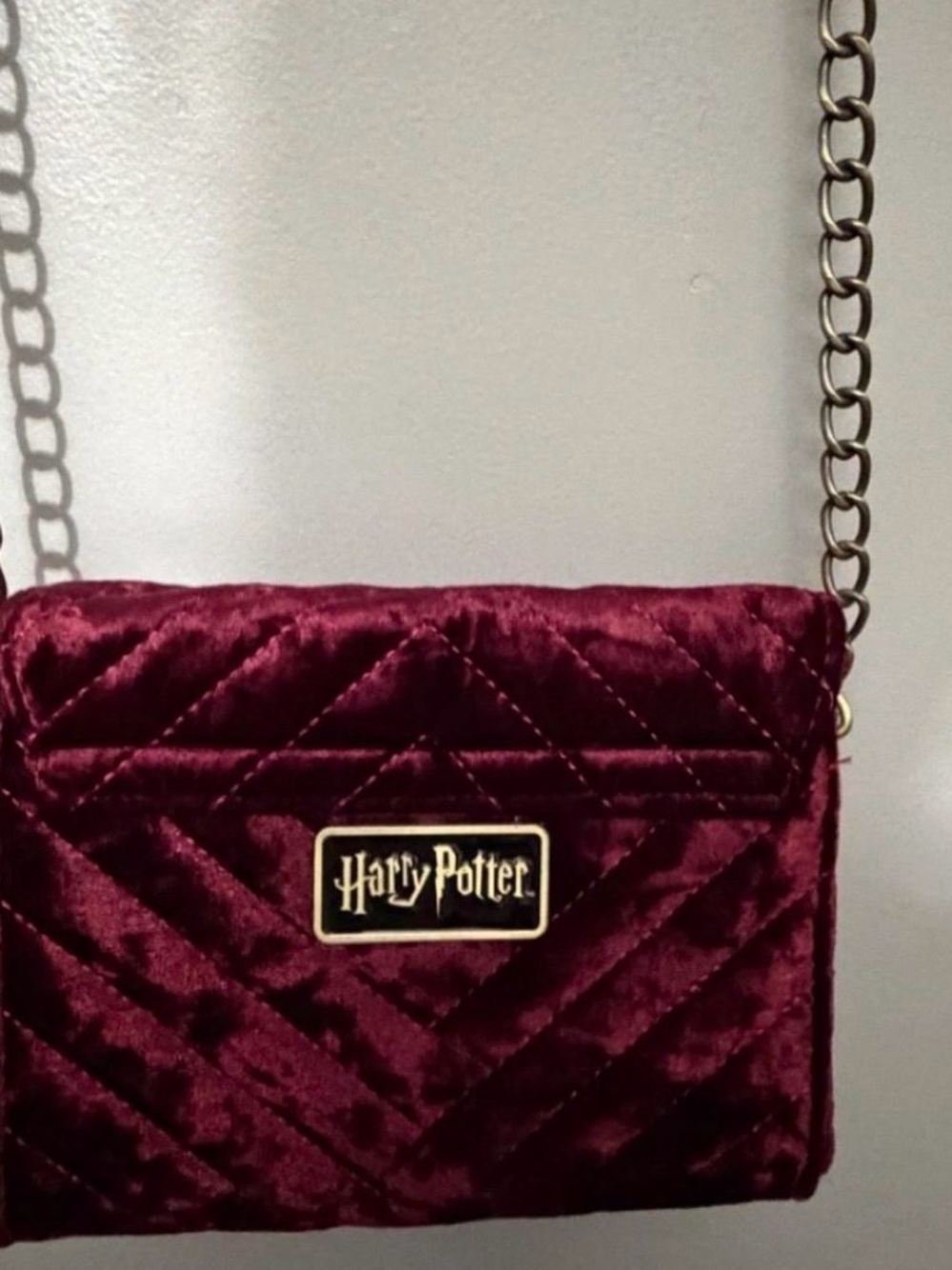 Harry Potter Velvet Burgundy Chain Crossbody Charms Bag - Picture 2 of 5
